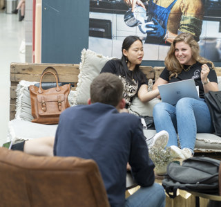 Cheers koffiecorner studenten CHE 2