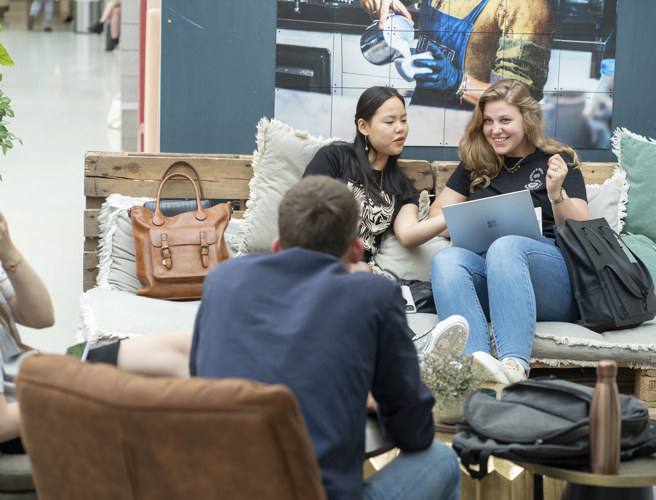 Cheers koffiecorner studenten CHE 2