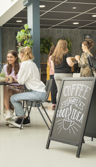 Sub navigatie afbeelding CHE Studiegids Sfeerbeelden Foto Niek Stam 00279