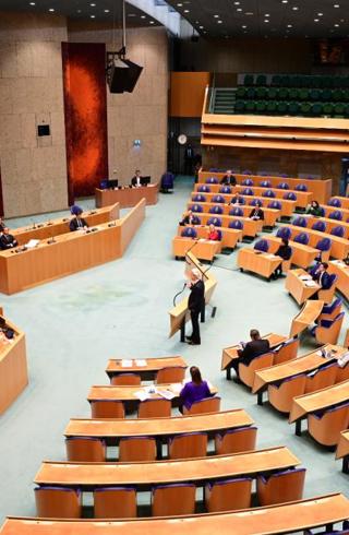 Wilders Vraagt Debat Aan