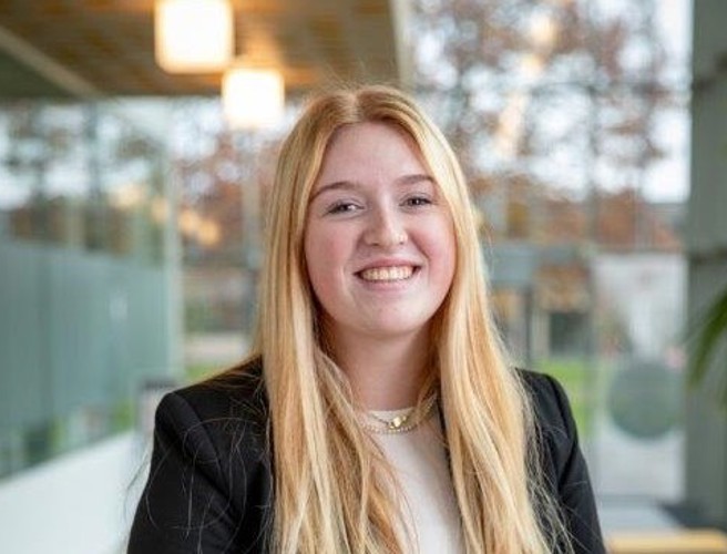 Megan Aartsen 2 Klein Liggend