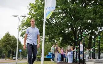 Mannelijke student CHE buiten 1